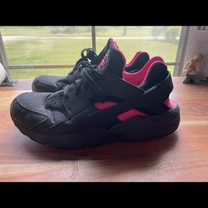 Nike Harache Black and pink